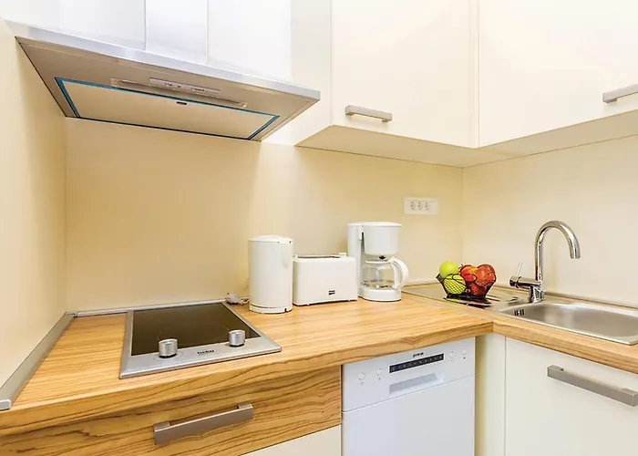 1 Bedroom Gorgeous In Apartment Punat